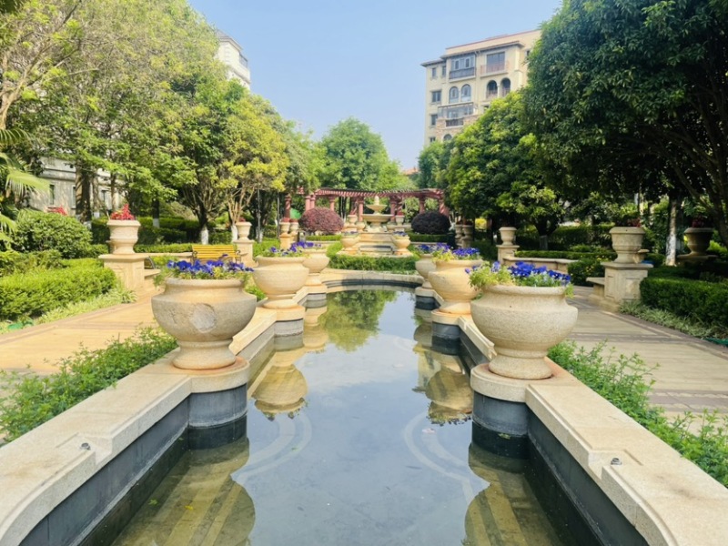 5室3廳2陽臺 公園1903圣維望別墅客廳