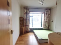 5室2廳5陽(yáng)臺(tái) 春苑花園臥室