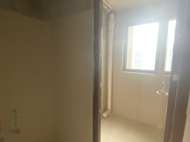 4室2廳2陽臺 招商雍和府一期衛(wèi)生間