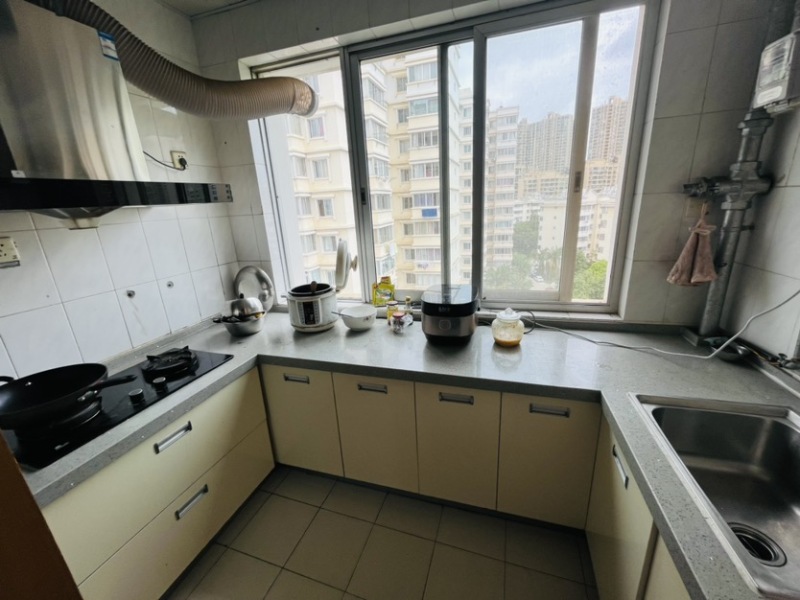 3室2廳1陽(yáng)臺(tái) 金牛小區(qū)廚房