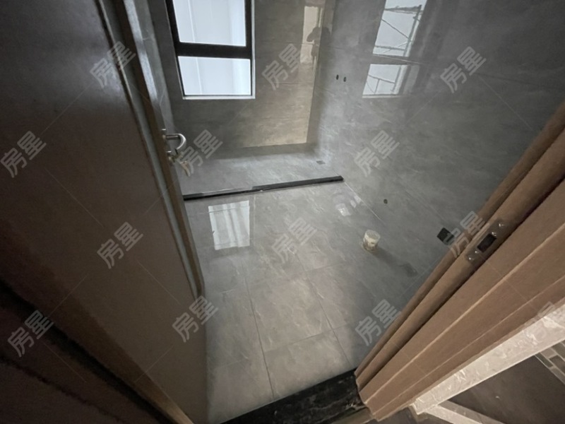 5室3廳2陽臺 中海云麓九里一期別墅衛(wèi)生間