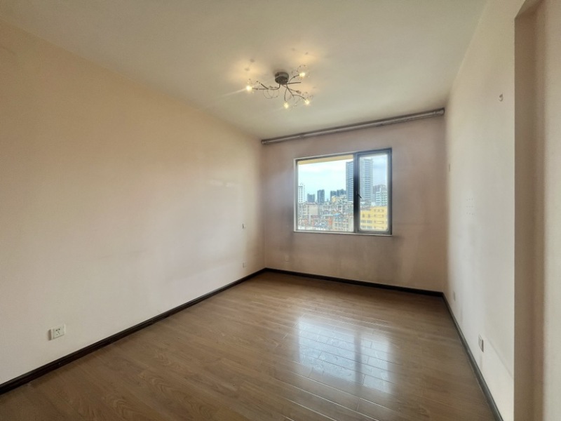 3室2廳1陽臺 銀海城市花園臥室