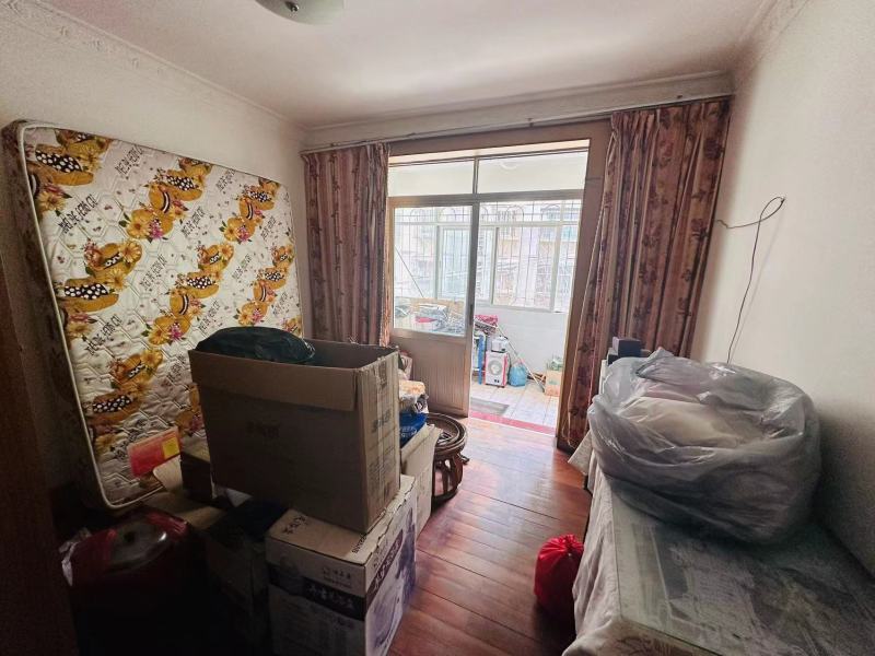 4室2廳3陽臺(tái) 東華小區(qū)臥室