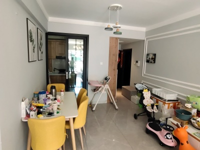 3室2廳2陽(yáng)臺(tái) 山水融城