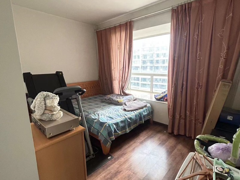 3室2廳2陽臺 遠洋風景臥室