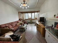 4室2廳2陽臺 貴研小區(qū)客廳