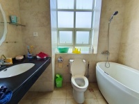 4室2廳4陽(yáng)臺(tái) 滇池衛(wèi)城藍(lán)溪?jiǎng)e墅衛(wèi)生間