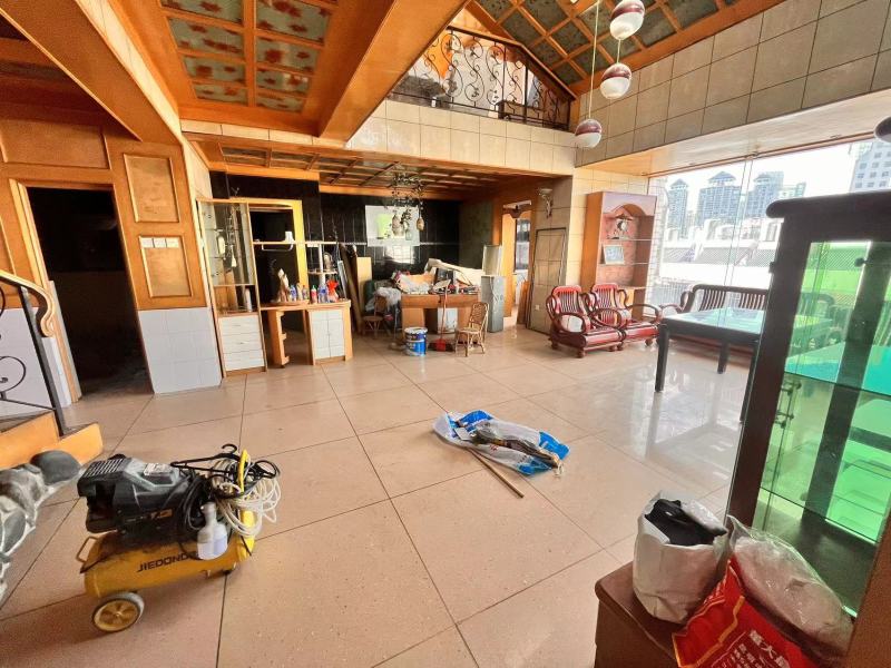 5室2廳4陽(yáng)臺(tái) 巡津新村10號(hào)客廳