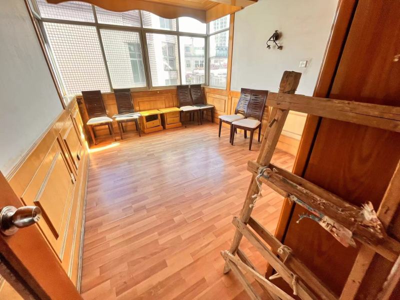 5室2廳4陽(yáng)臺(tái) 巡津新村10號(hào)臥室