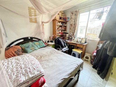 2室2廳1陽臺 鑫苑小區(qū)臥室