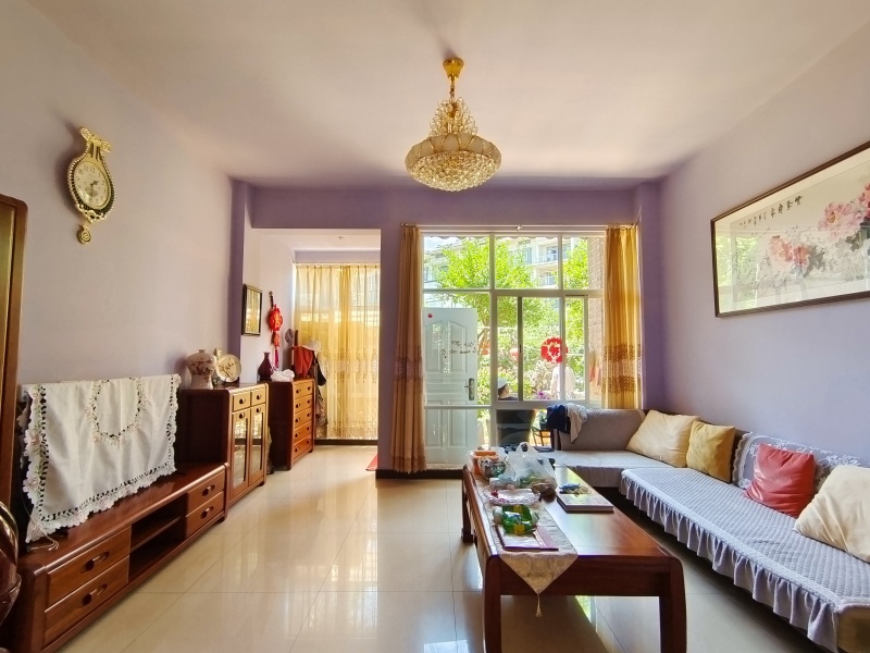 4室2廳4陽(yáng)臺(tái) 滇池衛(wèi)城藍(lán)溪?jiǎng)e墅客廳