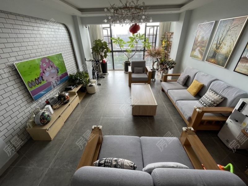 4室2廳4陽(yáng)臺(tái) 城市山別墅客廳