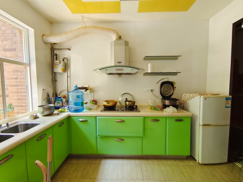 4室2廳4陽(yáng)臺(tái) 滇池衛(wèi)城藍(lán)溪?jiǎng)e墅廚房