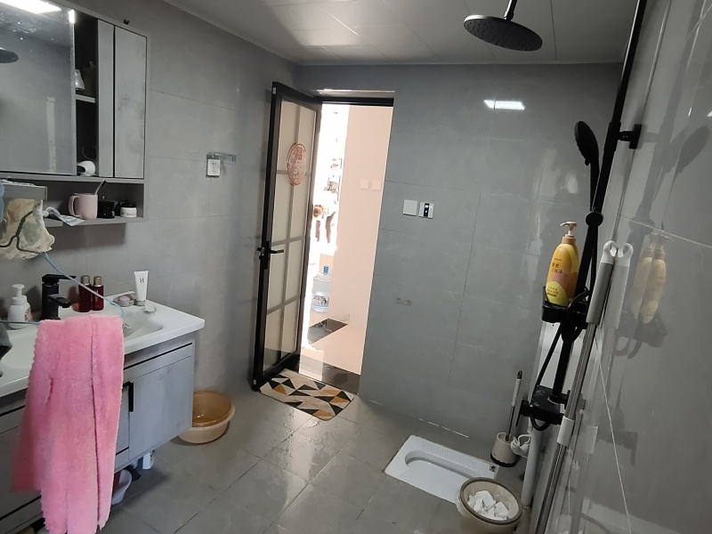 3室2廳2陽臺(tái) 山水融城客廳