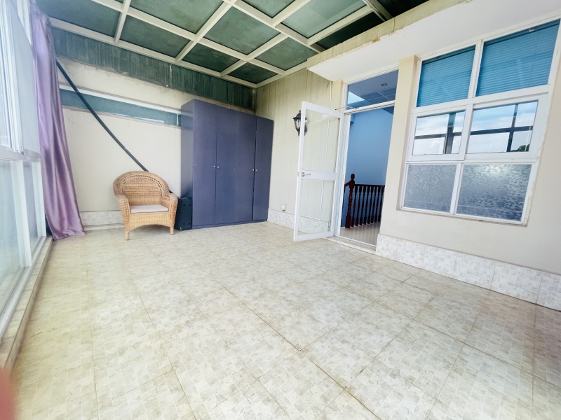 4室2廳4陽(yáng)臺(tái) 滇池衛(wèi)城藍(lán)溪?jiǎng)e墅陽(yáng)臺(tái)