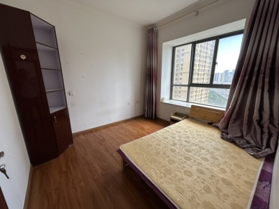 3室2廳2陽臺 溪畔麗景