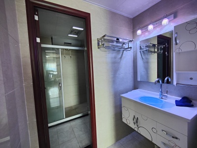 4室2廳1陽臺 溪畔麗景