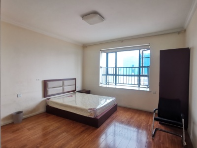 4室2廳2陽(yáng)臺(tái) 拓東大城二期