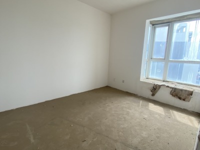 4室2廳2陽臺 金江小區(qū)云苑臥室