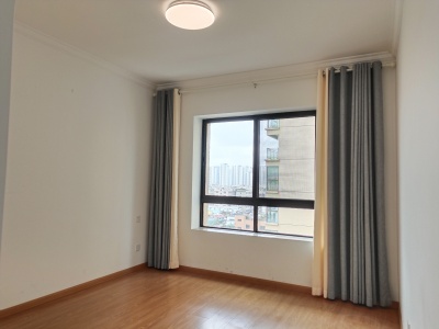 4室2廳1陽臺(tái) 北科建春城大觀一期