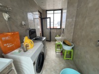 5室2廳4陽臺 滇池衛(wèi)城鹿港A區(qū)別墅衛(wèi)生間