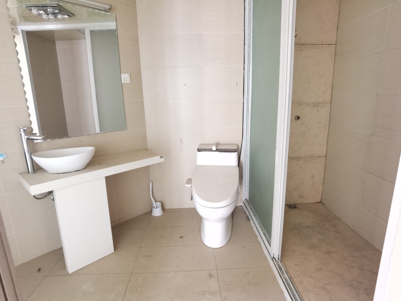 3室2廳1陽(yáng)臺(tái) 銀海城市花園衛(wèi)生間