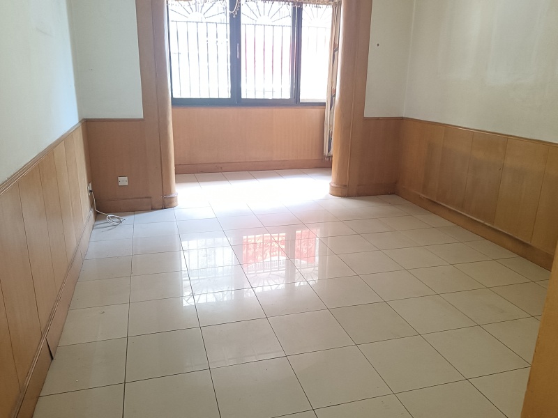 3室2廳1陽(yáng)臺(tái) 白馬小區(qū)客廳