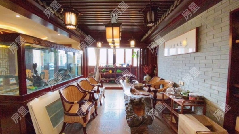 4室2廳2陽臺(tái) 紅星國際檀宮客廳