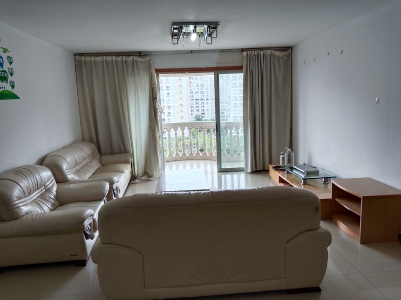 3室2廳2陽臺 世紀城玉春苑客廳