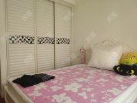 4室2廳2陽臺(tái) 金岸春天客廳