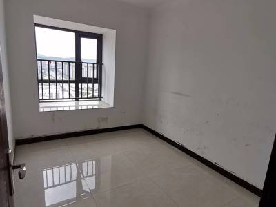 3室2廳1陽(yáng)臺(tái) 金泰國(guó)際一期臥室