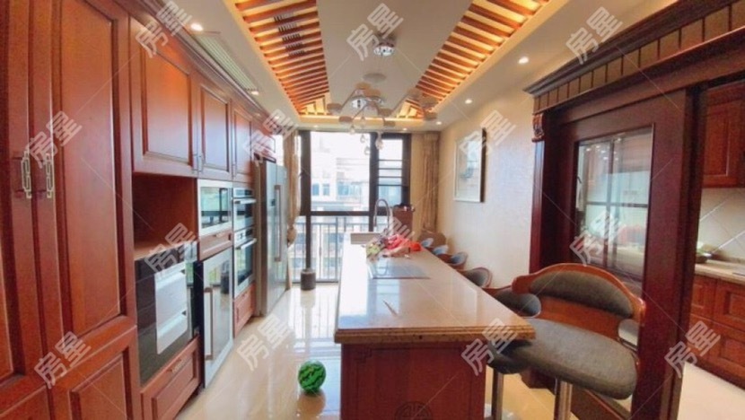 4室2廳2陽臺(tái) 紅星國際檀宮客廳