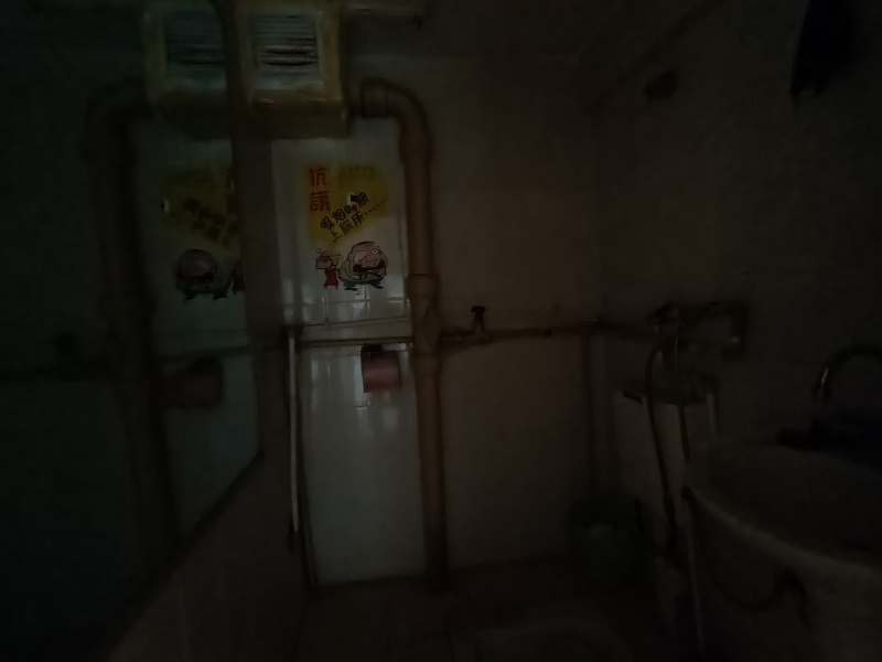 7室2廳2陽臺 鑫苑小區(qū)別墅衛(wèi)生間