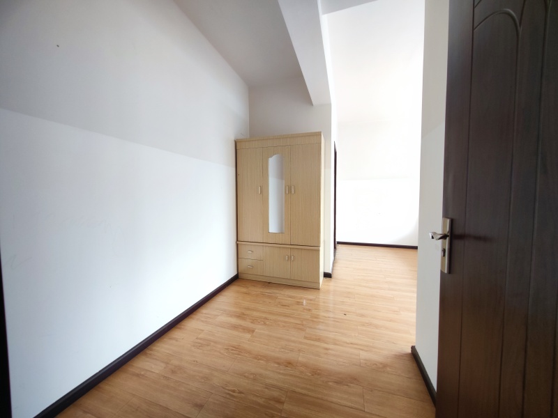 3室2廳 潤(rùn)城一區(qū)臥室