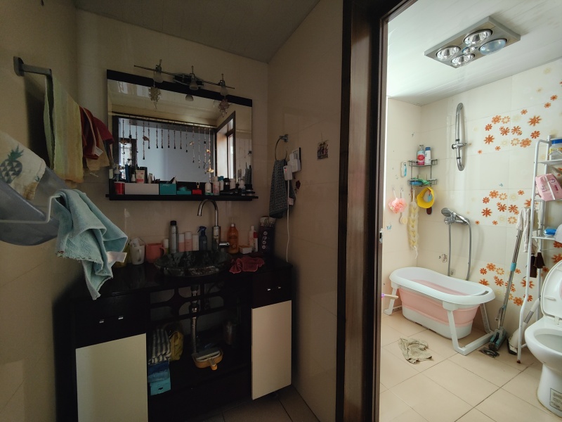 3室2廳2陽臺(tái) 銀海城市花園其他