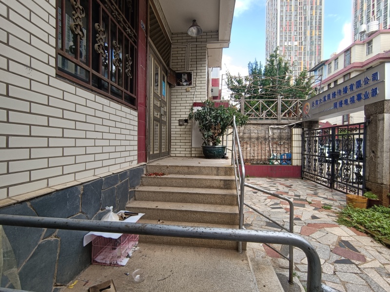 7室2廳2陽臺 鑫苑小區(qū)別墅自家花園