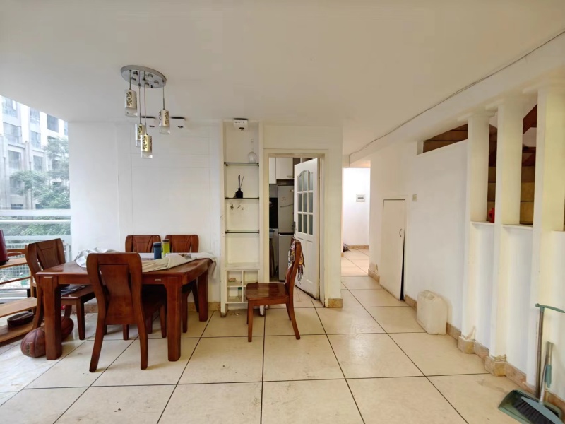 4室2廳1陽臺 86街公寓U2公寓餐廳