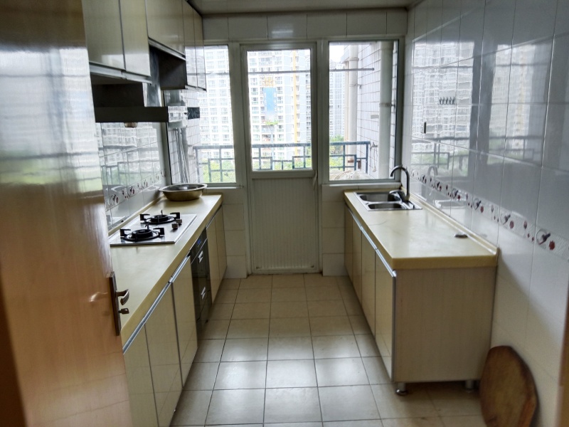 3室2廳2陽臺 世紀城玉春苑廚房