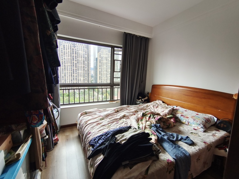 4室2廳2陽臺(tái) 俊發(fā)城茉莉苑臥室