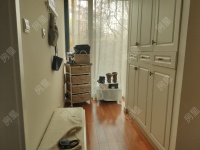 4室2廳2陽臺(tái) 金岸春天客廳