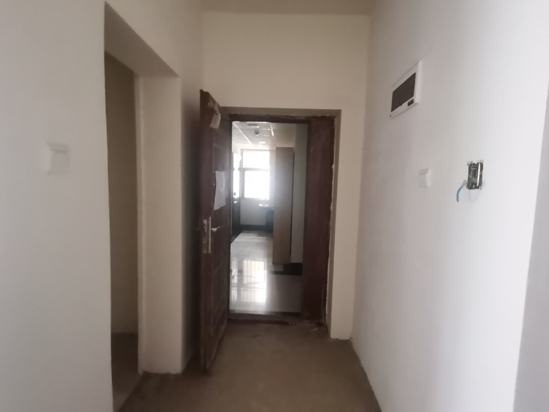 4室2廳1陽臺 銀河北庭門廳