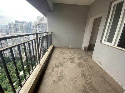 4室2廳2陽臺 金江小區(qū)云苑自家花園