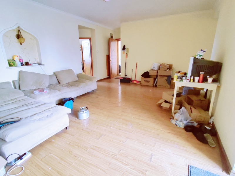 3室2廳1陽臺 金實小區(qū)客廳