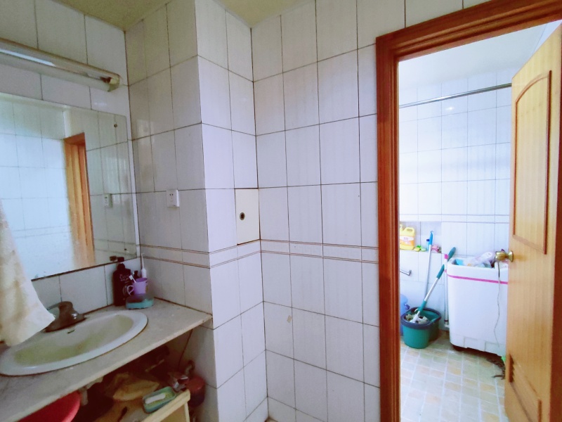 3室2廳1陽臺 金實小區(qū)衛(wèi)生間