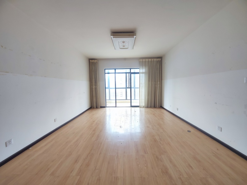 3室2廳 潤(rùn)城一區(qū)客廳