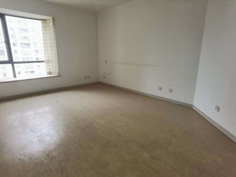 3室2廳1陽(yáng)臺(tái) 銀海城市花園臥室