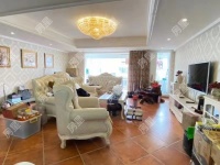 4室2廳2陽臺(tái) 金岸春天客廳