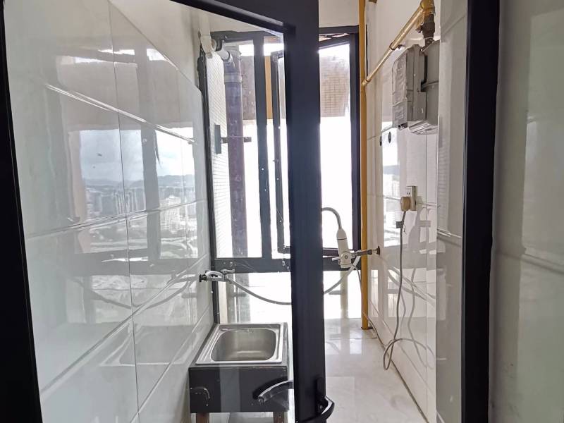 3室2廳1陽(yáng)臺(tái) 金泰國(guó)際一期陽(yáng)臺(tái)