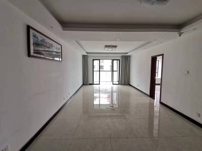 3室2廳1陽(yáng)臺(tái) 金泰國(guó)際一期客廳