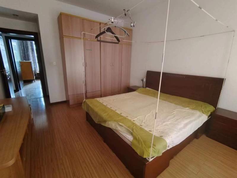 4室2廳2陽(yáng)臺(tái) 湖畔之夢(mèng)臥室